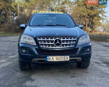 Сірий Мерседес М-Клас, об'ємом двигуна 3.5 л та пробігом 200 тис. км за 11500 $, фото 3 на Automoto.ua