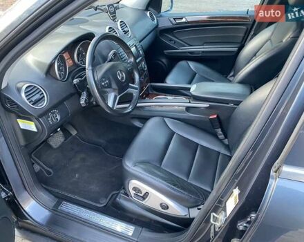 Сірий Мерседес М-Клас, об'ємом двигуна 3.5 л та пробігом 200 тис. км за 11500 $, фото 17 на Automoto.ua