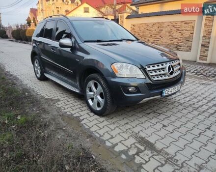 Серый Мерседес М-Класс, объемом двигателя 3.01 л и пробегом 250 тыс. км за 15700 $, фото 1 на Automoto.ua