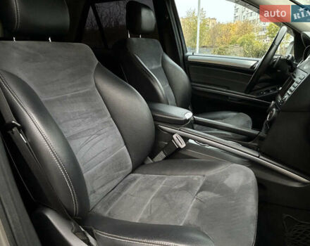 Серый Мерседес М-Класс, объемом двигателя 2.99 л и пробегом 242 тыс. км за 15499 $, фото 12 на Automoto.ua