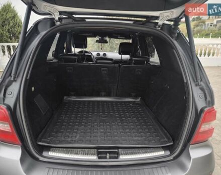 Серый Мерседес М-Класс, объемом двигателя 3.5 л и пробегом 270 тыс. км за 13000 $, фото 8 на Automoto.ua