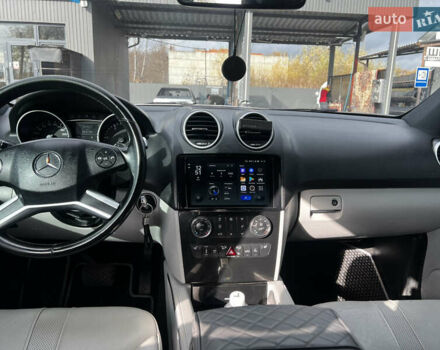 Серый Мерседес М-Класс, объемом двигателя 2.99 л и пробегом 293 тыс. км за 16500 $, фото 14 на Automoto.ua