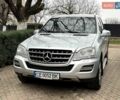 Сірий Мерседес М-Клас, об'ємом двигуна 2.99 л та пробігом 317 тис. км за 15700 $, фото 55 на Automoto.ua