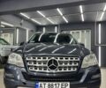 Сірий Мерседес М-Клас, об'ємом двигуна 3 л та пробігом 285 тис. км за 14800 $, фото 1 на Automoto.ua
