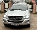 Сірий Мерседес М-Клас, об'ємом двигуна 2.99 л та пробігом 317 тис. км за 15700 $, фото 66 на Automoto.ua