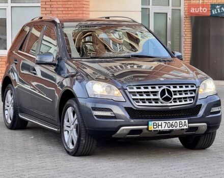 Сірий Мерседес М-Клас, об'ємом двигуна 3.5 л та пробігом 163 тис. км за 14400 $, фото 2 на Automoto.ua