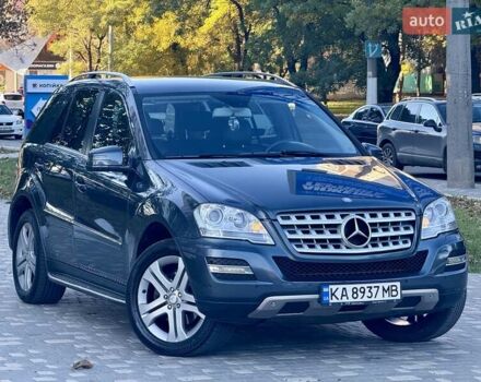 Мерседес М-Класс 2011 в Одессе на Automoto.ua Серый Мерседес М-Класс, объемом двигателя 3.5 л и пробегом 163 тыс. км за 13900 $, фото 22 на Automoto.ua