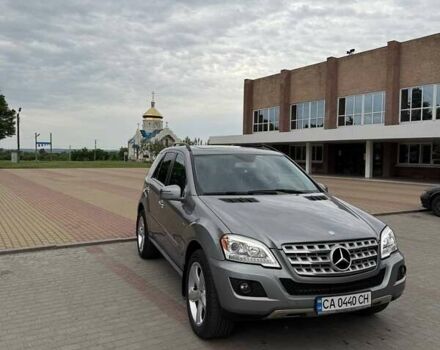 Серый Мерседес М-Класс, объемом двигателя 3 л и пробегом 180 тыс. км за 17200 $, фото 2 на Automoto.ua