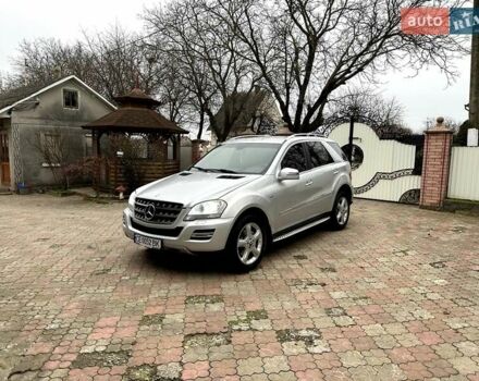 Сірий Мерседес М-Клас, об'ємом двигуна 2.99 л та пробігом 317 тис. км за 15700 $, фото 1 на Automoto.ua