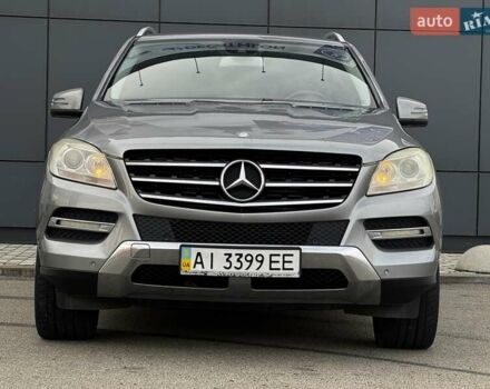 Серый Мерседес М-Класс, объемом двигателя 2.14 л и пробегом 214 тыс. км за 19000 $, фото 2 на Automoto.ua