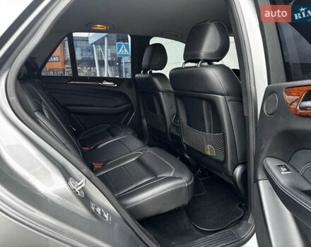 Серый Мерседес М-Класс, объемом двигателя 2.14 л и пробегом 214 тыс. км за 19000 $, фото 12 на Automoto.ua