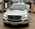 Сірий Мерседес М-Клас, об'ємом двигуна 2.99 л та пробігом 317 тис. км за 15700 $, фото 5 на Automoto.ua