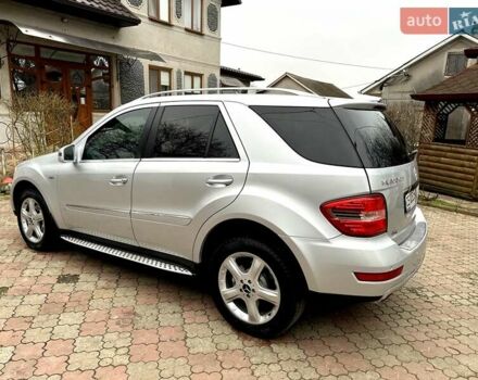 Сірий Мерседес М-Клас, об'ємом двигуна 2.99 л та пробігом 317 тис. км за 15700 $, фото 21 на Automoto.ua