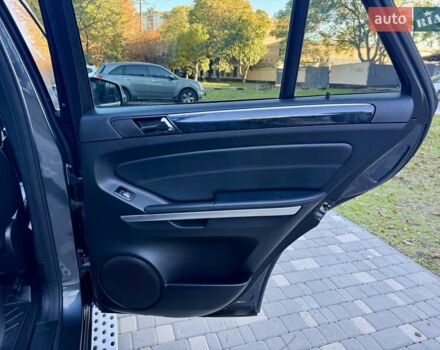 Мерседес М-Класс 2011 в Одессе на Automoto.ua Серый Мерседес М-Класс, объемом двигателя 3.5 л и пробегом 163 тыс. км за 13900 $, фото 57 на Automoto.ua