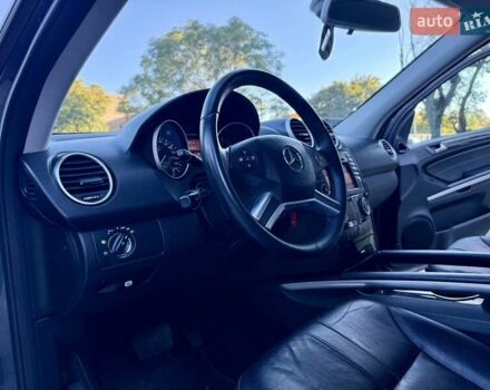 Мерседес М-Класс 2011 в Одессе на Automoto.ua Серый Мерседес М-Класс, объемом двигателя 3.5 л и пробегом 163 тыс. км за 13900 $, фото 33 на Automoto.ua