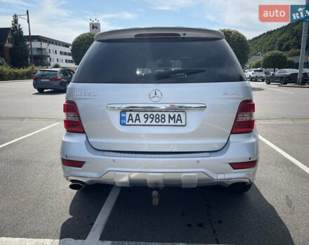 Сірий Мерседес М-Клас, об'ємом двигуна 3.5 л та пробігом 255 тис. км за 16000 $, фото 1 на Automoto.ua