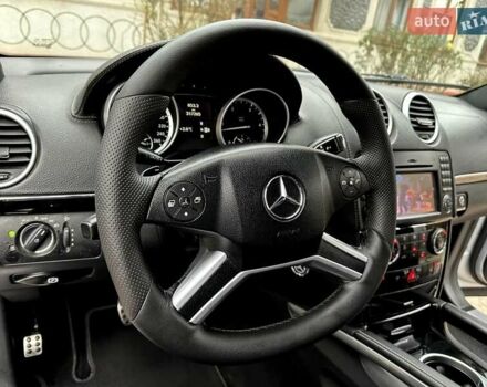 Сірий Мерседес М-Клас, об'ємом двигуна 2.99 л та пробігом 317 тис. км за 15700 $, фото 47 на Automoto.ua