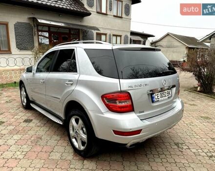 Сірий Мерседес М-Клас, об'ємом двигуна 2.99 л та пробігом 317 тис. км за 15700 $, фото 19 на Automoto.ua