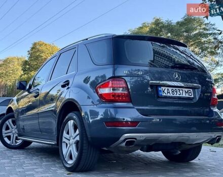 Мерседес М-Класс 2011 в Одессе на Automoto.ua Серый Мерседес М-Класс, объемом двигателя 3.5 л и пробегом 163 тыс. км за 13900 $, фото 25 на Automoto.ua