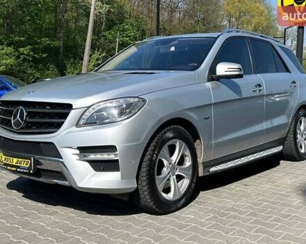 Серый Мерседес М-Класс, объемом двигателя 2.99 л и пробегом 220 тыс. км за 25000 $, фото 2 на Automoto.ua