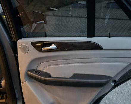 Серый Мерседес М-Класс, объемом двигателя 2.99 л и пробегом 341 тыс. км за 18300 $, фото 38 на Automoto.ua