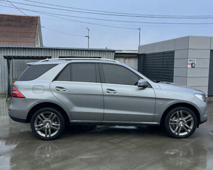 Серый Мерседес М-Класс, объемом двигателя 2.99 л и пробегом 335 тыс. км за 18900 $, фото 8 на Automoto.ua