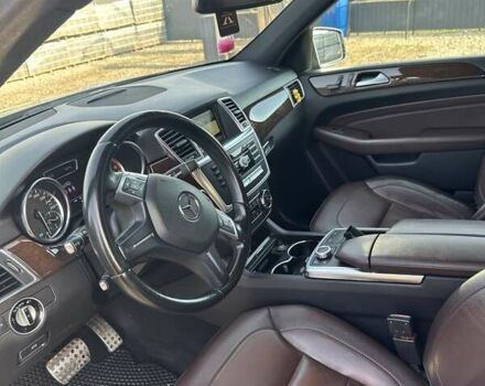 Серый Мерседес М-Класс, объемом двигателя 2.99 л и пробегом 238 тыс. км за 20500 $, фото 5 на Automoto.ua