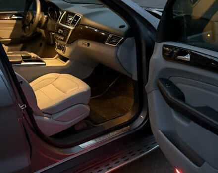 Серый Мерседес М-Класс, объемом двигателя 2.99 л и пробегом 341 тыс. км за 18300 $, фото 39 на Automoto.ua