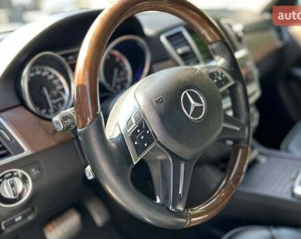Серый Мерседес М-Класс, объемом двигателя 2.99 л и пробегом 220 тыс. км за 25000 $, фото 8 на Automoto.ua