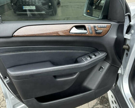 Сірий Мерседес М-Клас, об'ємом двигуна 3.5 л та пробігом 210 тис. км за 20500 $, фото 18 на Automoto.ua