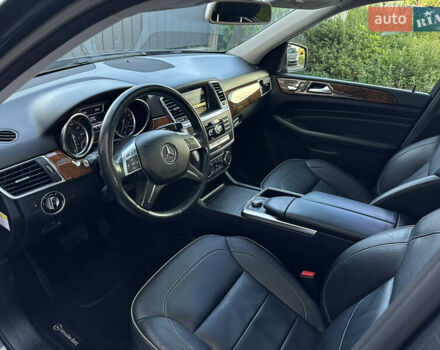 Серый Мерседес М-Класс, объемом двигателя 2.99 л и пробегом 245 тыс. км за 18999 $, фото 28 на Automoto.ua