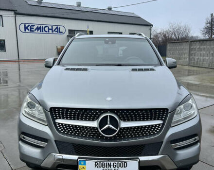 Серый Мерседес М-Класс, объемом двигателя 2.99 л и пробегом 335 тыс. км за 18900 $, фото 2 на Automoto.ua