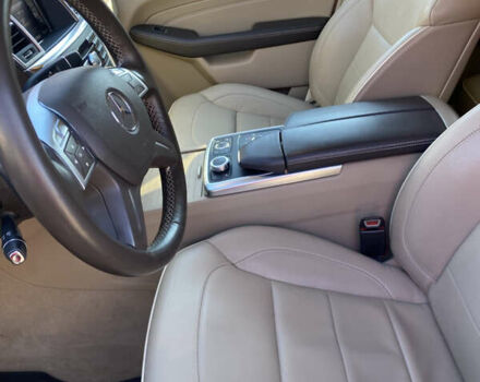 Сірий Мерседес М-Клас, об'ємом двигуна 2.99 л та пробігом 375 тис. км за 20000 $, фото 8 на Automoto.ua