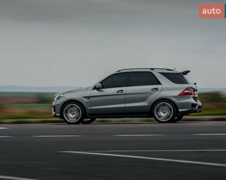 Сірий Мерседес М-Клас, об'ємом двигуна 5.46 л та пробігом 203 тис. км за 55000 $, фото 33 на Automoto.ua