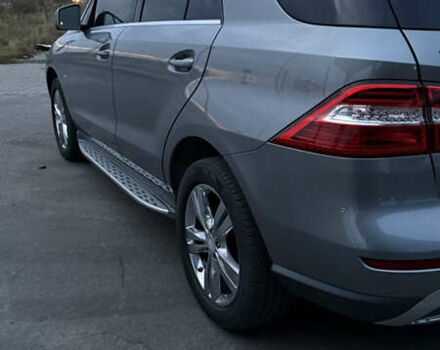 Серый Мерседес М-Класс, объемом двигателя 2.99 л и пробегом 341 тыс. км за 18300 $, фото 13 на Automoto.ua