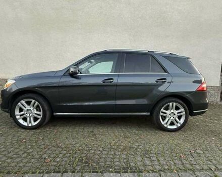 Серый Мерседес М-Класс, объемом двигателя 2.99 л и пробегом 224 тыс. км за 25000 $, фото 3 на Automoto.ua