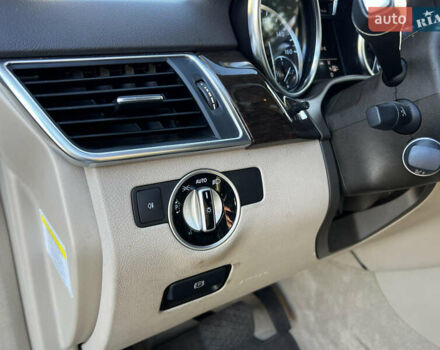 Сірий Мерседес М-Клас, об'ємом двигуна 2.99 л та пробігом 259 тис. км за 21300 $, фото 26 на Automoto.ua