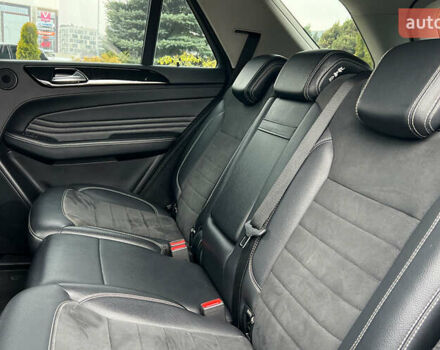 Серый Мерседес М-Класс, объемом двигателя 2.99 л и пробегом 193 тыс. км за 22500 $, фото 27 на Automoto.ua