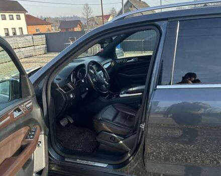 Серый Мерседес М-Класс, объемом двигателя 2.99 л и пробегом 238 тыс. км за 20500 $, фото 6 на Automoto.ua