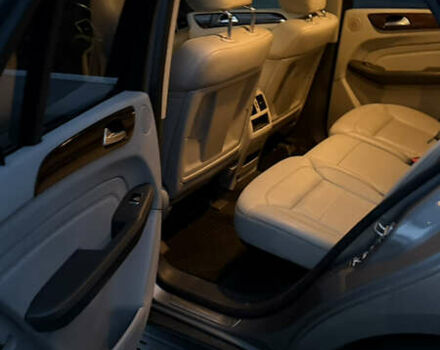 Серый Мерседес М-Класс, объемом двигателя 2.99 л и пробегом 341 тыс. км за 18300 $, фото 29 на Automoto.ua