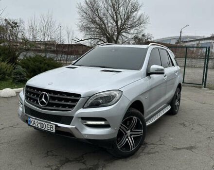 Сірий Мерседес М-Клас, об'ємом двигуна 3.5 л та пробігом 210 тис. км за 20500 $, фото 2 на Automoto.ua