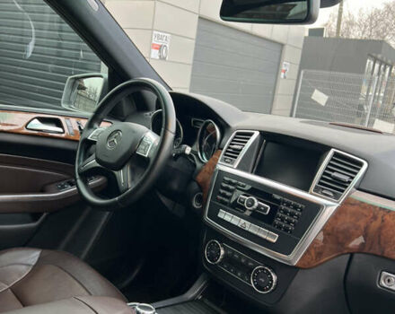 Серый Мерседес М-Класс, объемом двигателя 2.99 л и пробегом 335 тыс. км за 18900 $, фото 24 на Automoto.ua