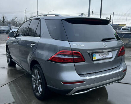 Серый Мерседес М-Класс, объемом двигателя 2.99 л и пробегом 335 тыс. км за 18900 $, фото 14 на Automoto.ua