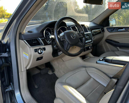 Сірий Мерседес М-Клас, об'ємом двигуна 2.99 л та пробігом 259 тис. км за 21300 $, фото 28 на Automoto.ua