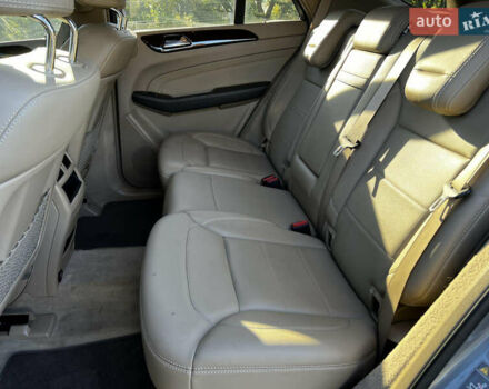 Сірий Мерседес М-Клас, об'ємом двигуна 2.99 л та пробігом 259 тис. км за 21300 $, фото 22 на Automoto.ua