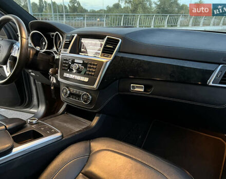 Серый Мерседес М-Класс, объемом двигателя 2.2 л и пробегом 277 тыс. км за 20000 $, фото 17 на Automoto.ua