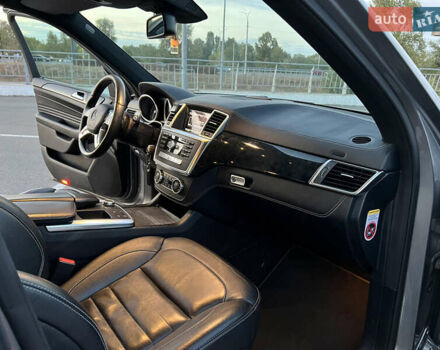 Серый Мерседес М-Класс, объемом двигателя 2.2 л и пробегом 277 тыс. км за 20000 $, фото 15 на Automoto.ua