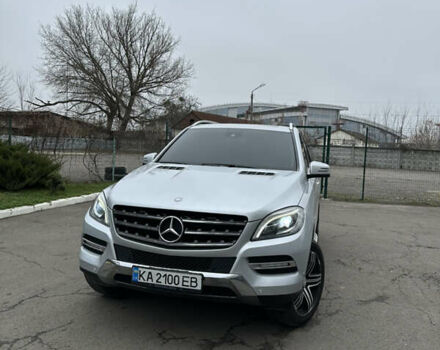 Сірий Мерседес М-Клас, об'ємом двигуна 3.5 л та пробігом 210 тис. км за 20500 $, фото 1 на Automoto.ua