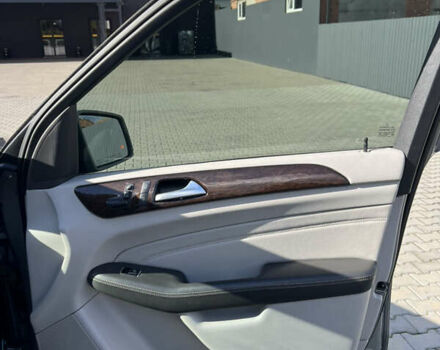 Серый Мерседес М-Класс, объемом двигателя 2.99 л и пробегом 332 тыс. км за 16800 $, фото 22 на Automoto.ua