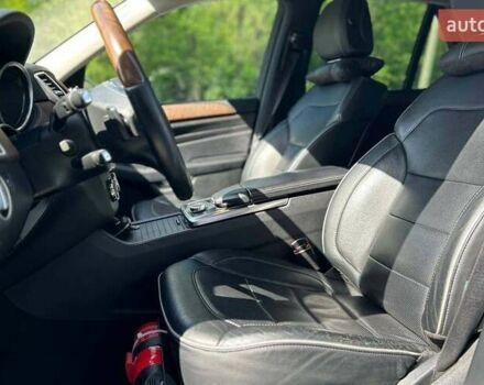 Серый Мерседес М-Класс, объемом двигателя 2.99 л и пробегом 220 тыс. км за 25000 $, фото 9 на Automoto.ua